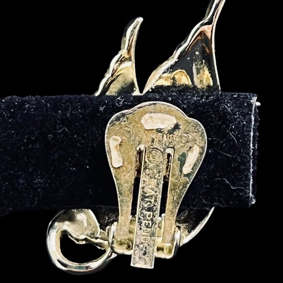 Emmons Gold Tone W/Off White Enamel Necklace & Tall Clip On Earrings Set (5321) - Picture 11 of 11